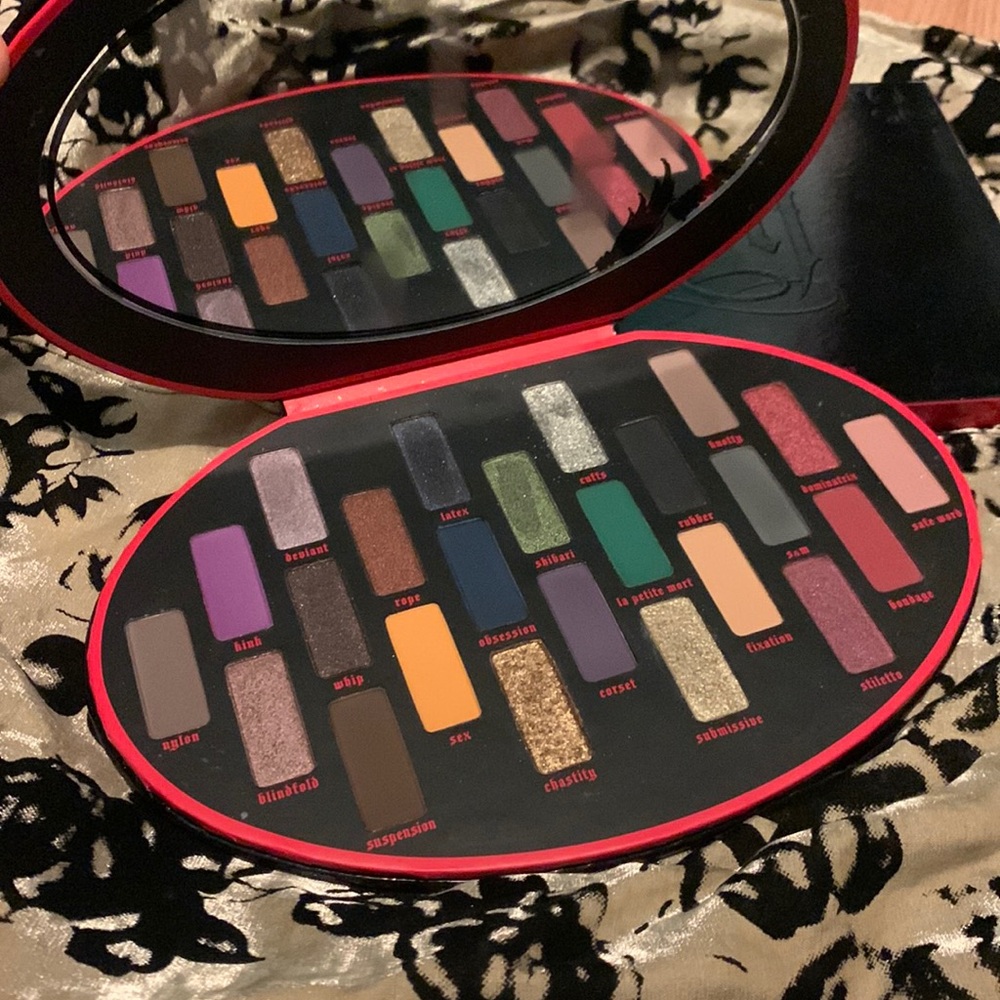 Kat Von D ➖FETISH➖ Palette